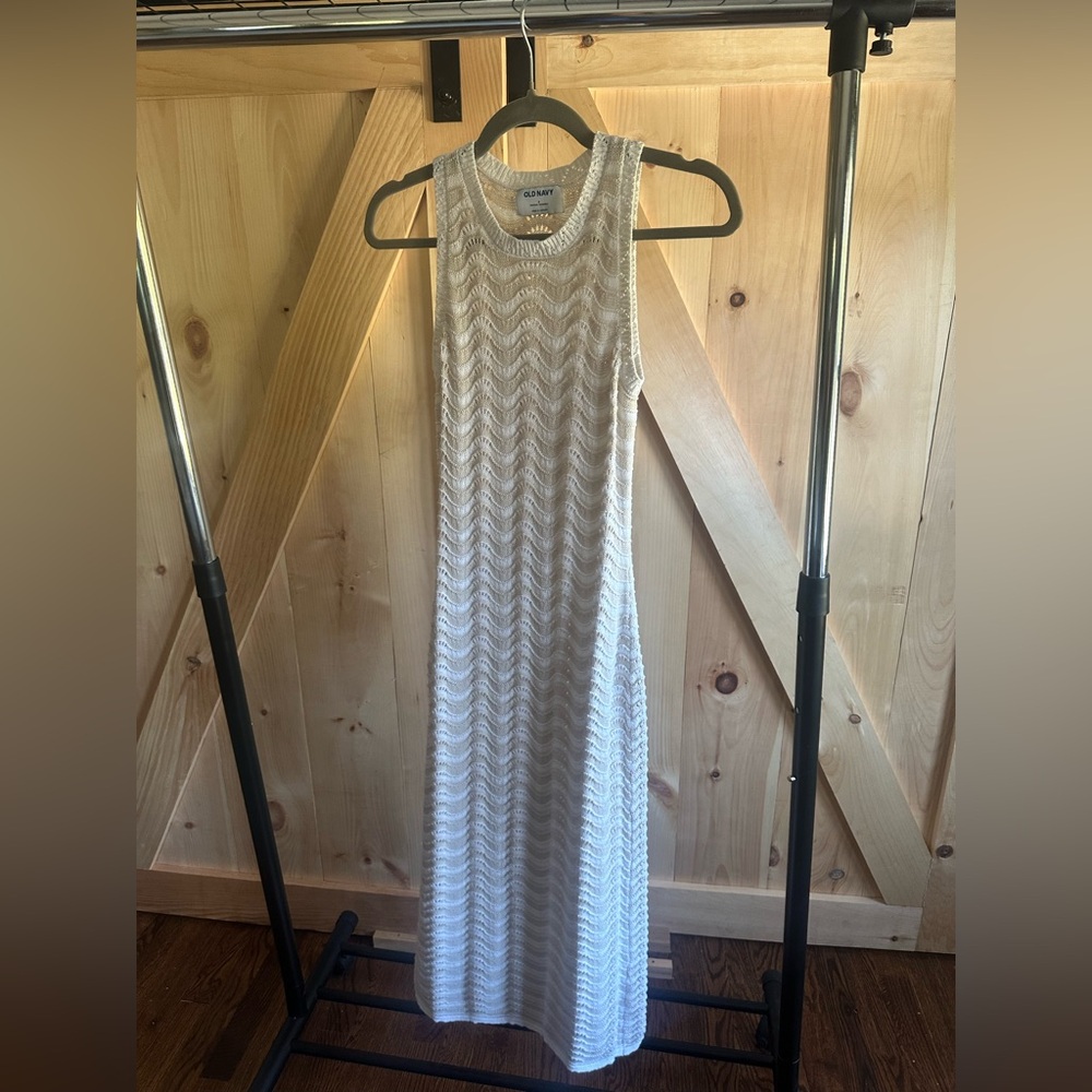 Old Navy Cream Chevron Maxi Dress